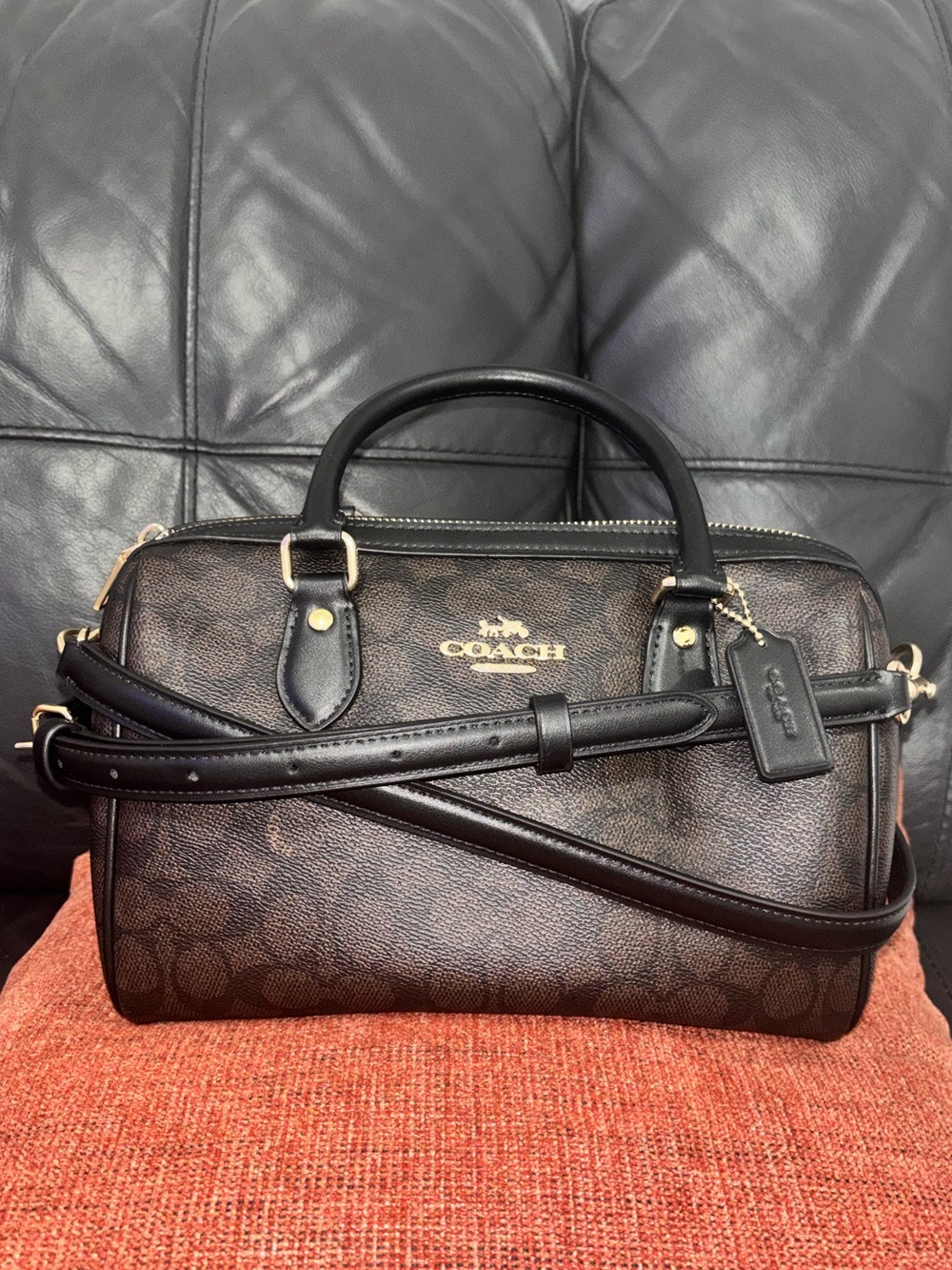 Coach Rowan in signature canvas (medium/regular size)